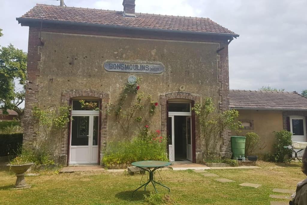 Charmante Ancienne Gare Halte Relais Bonsmoulins Esterno foto